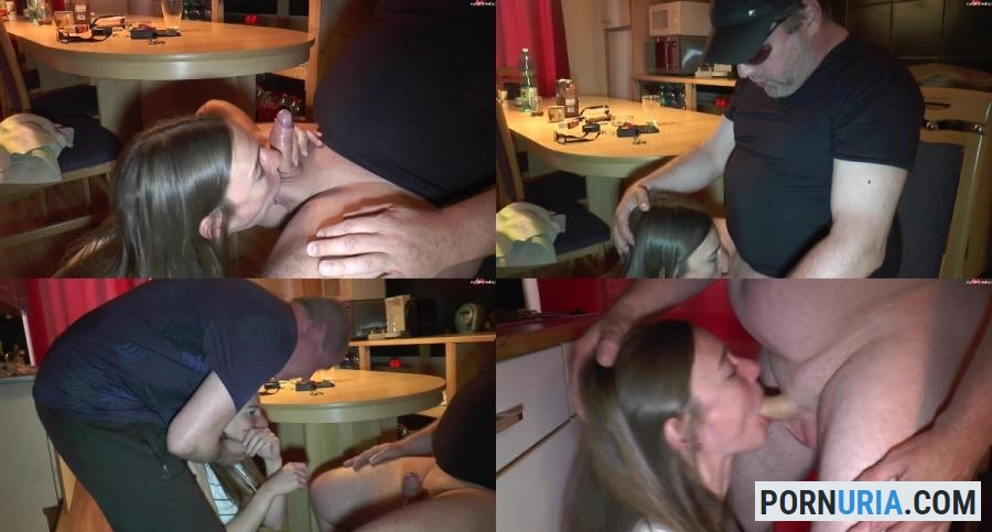 Nach Fremdblasen Maul mit Spüli gereinigt gekriegt! mit KarinaHH [FullHD 1080p] MyDirtyHobby.com
