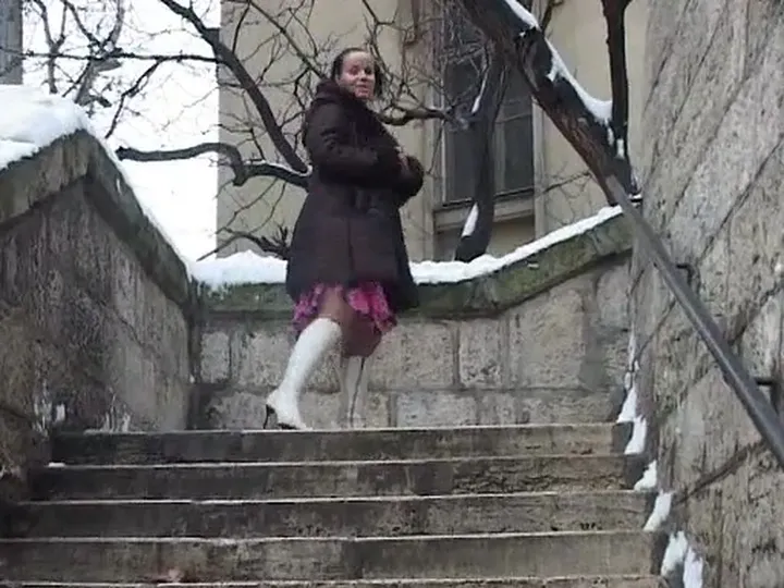 Public Outdoor Pee Party with European Street Girls Vol 17 SD 384p